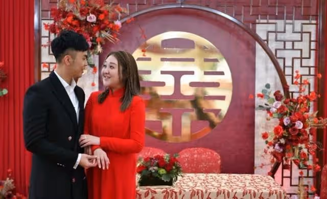 奢華!TVB上位小生與圈外富家女婚後生活極滋潤,不時曬車曬豪宅