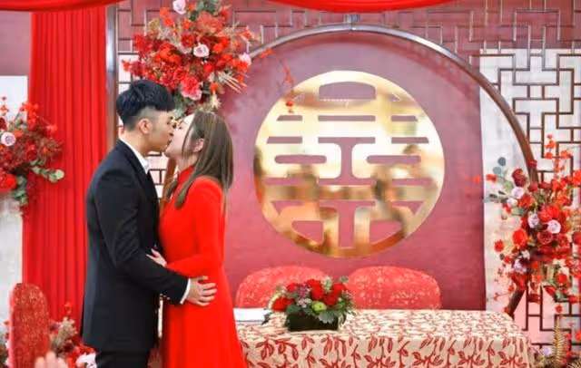 奢華!TVB上位小生與圈外富家女婚後生活極滋潤,不時曬車曬豪宅