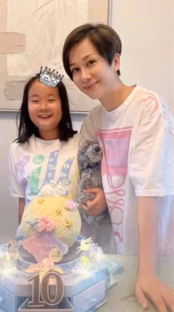知名港星為10歲女兒慶生!小傢伙被指未繼承媽媽高顏值,皮膚黝黑