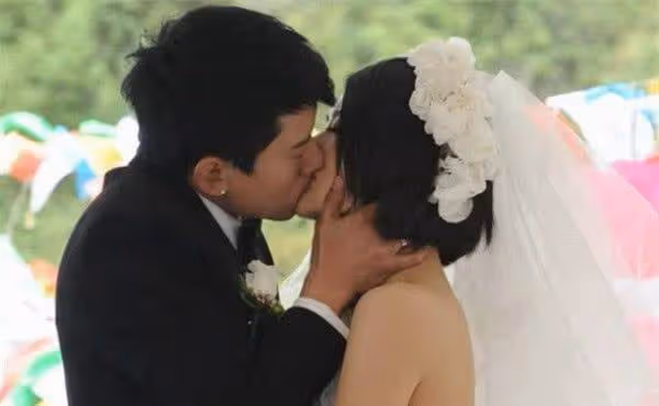 張傑的婚禮吻，黃曉明的婚禮吻，霍建華的婚禮吻，都輸給了他