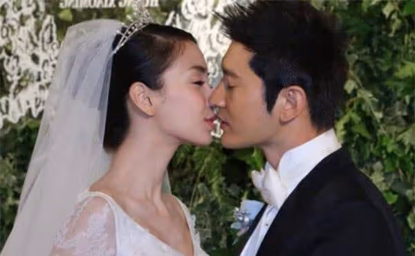 張傑的婚禮吻，黃曉明的婚禮吻，霍建華的婚禮吻，都輸給了他