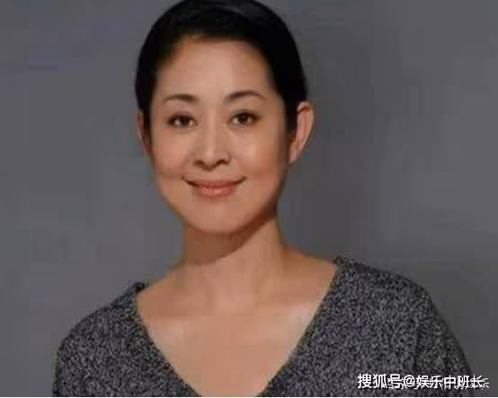 61歲倪萍為兒子「傾家蕩產」，為何隱瞞女兒從不提起，原來另有苦衷！