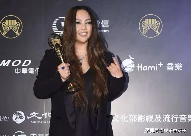 張惠妹還胖著，鄭欣宜還胖著，賈玲還胖著，她卻瘦成一道閃電