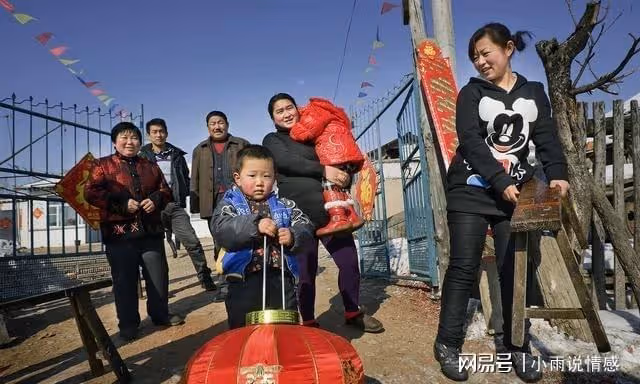 兒子怒斥母親：「全家人不工作都陪著你，那我小孩不用養了嗎？」