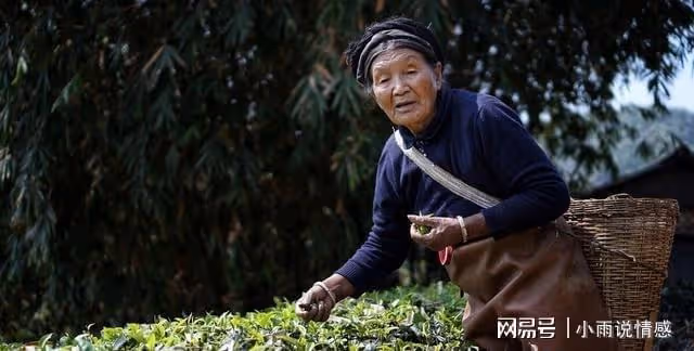 兒子怒斥母親：「全家人不工作都陪著你，那我小孩不用養了嗎？」