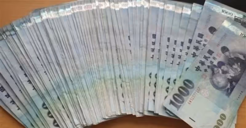 妯娌生兒子我給25萬，她發現一張診斷證明後，馬上把兒子送給我！