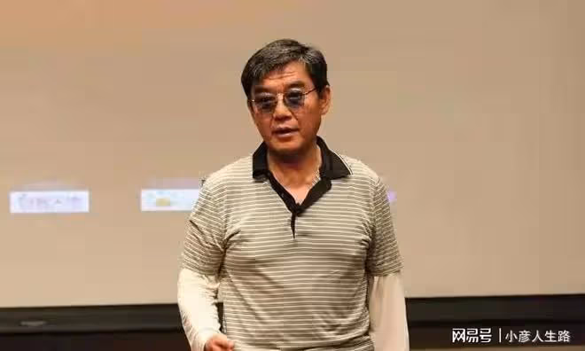 李立群回應兒子發言問題,稱被人冒充故意抹黑,自己立場始終不變