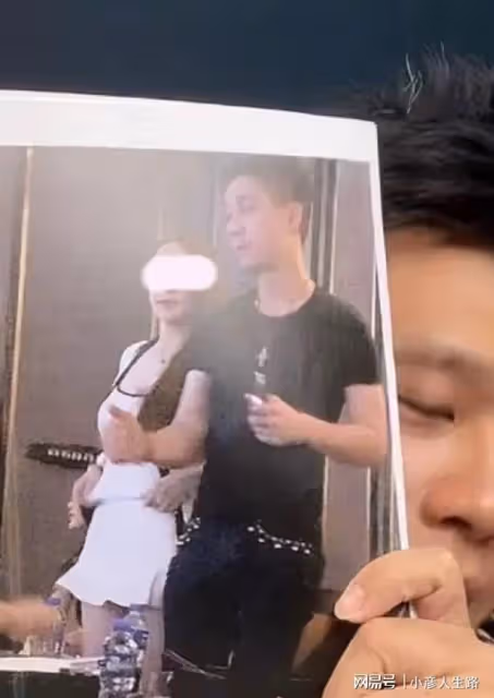 小s曬全家福回擊許雅鈞夜店緋聞,網友:不會離婚的,散了吧