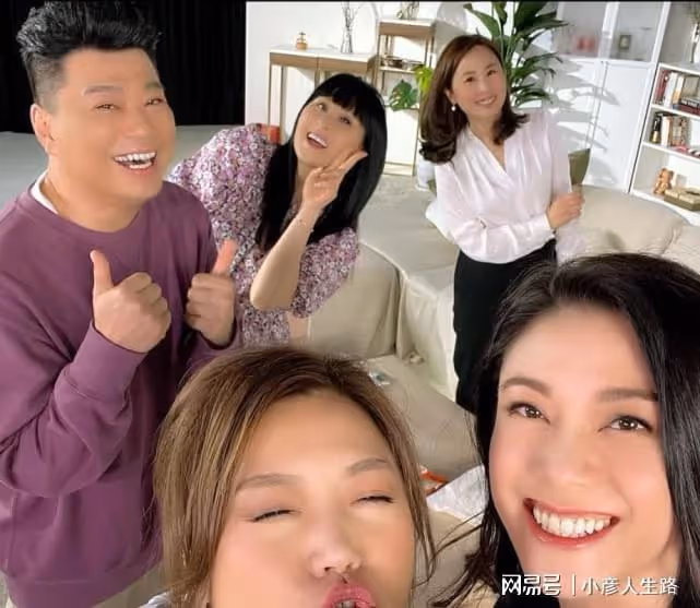 梅小惠阮兆祥江欣燕與廖碧兒蘭茜開心合影5位TVB老同事喝酒暢聊
