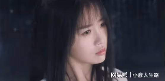 《蒼蘭訣》:東方青蒼和赤地女子高手過招,小蘭花淪為工具人