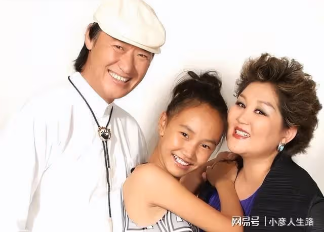 布仁巴雅爾:離世4年,烏日娜還沉浸在悲痛中,女兒是她精神支柱