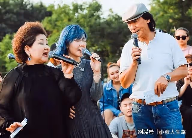 布仁巴雅爾:離世4年,烏日娜還沉浸在悲痛中,女兒是她精神支柱