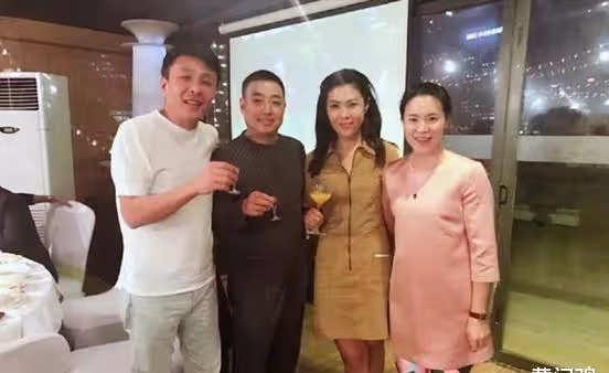 王楠經歷病症，感恩富豪老公不離不棄，如今一家四口生活幸福