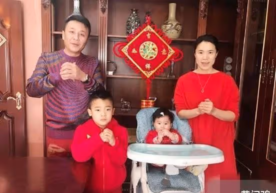 王楠經歷病症，感恩富豪老公不離不棄，如今一家四口生活幸福