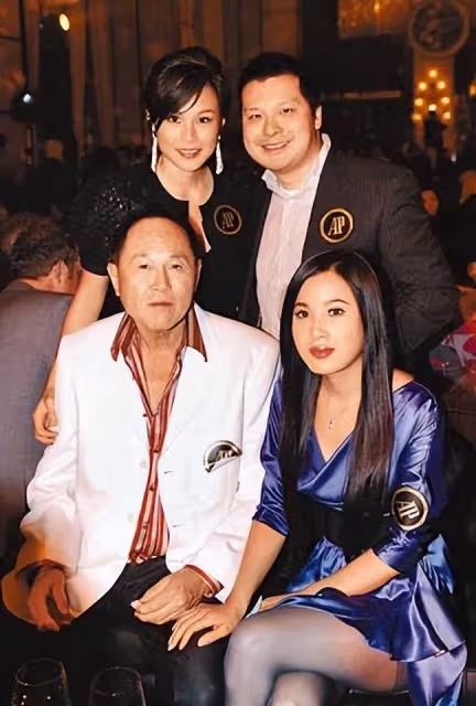 父親趙世曾喜歡美女,女兒趙式芝也喜歡美女,家族坐擁千億資產