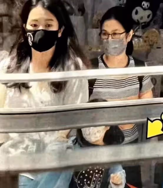 黎明「4歲女兒」罕露面!天王嫂全程陪同看女學滑冰 小公主「眉眼長開顏值逆襲」越發像爸爸