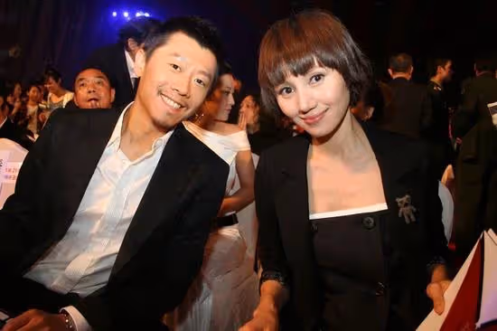 18歲就拿了3個影帝!和妻子從校園到婚姻21年 和高圓圓談過戀愛「如今擁有11個孩子」