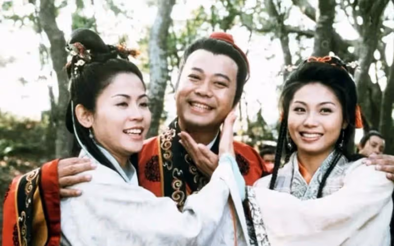 最清醒港姐!插足富商家庭24年「卻獲全家認可」與原配親如姐妹 不爭家產也能成「億萬富婆」
