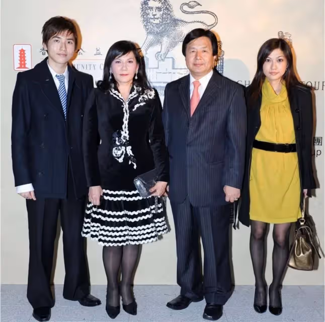 最清醒港姐！插足富商家庭24年「卻獲全家認可」與原配親如姐妹　不爭家產也能成「億萬富婆」