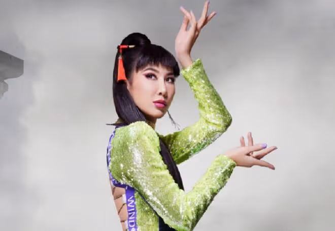 李玟與富豪老公罕見同框,貼身跳舞親吻太纏綿,女方長腿又細又直