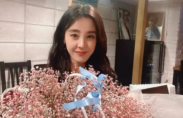 朴恩惠:20歲迷倒李棟旭大玩貼貼,離婚後美貌氣質不輸當年!