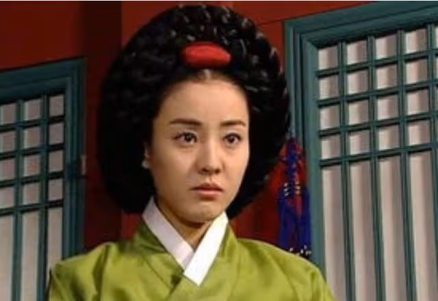 朴恩惠:20歲迷倒李棟旭大玩貼貼,離婚後美貌氣質不輸當年!