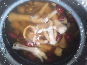 去茶樓必點的點心~藥膳雞爪