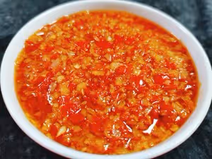 自製蒜蓉辣醬（簡單，快手）