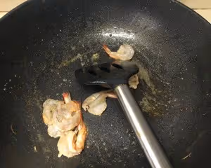夏天一定要吃的🦐蒜香蝦仁拌面🦐好吃到舔盤
