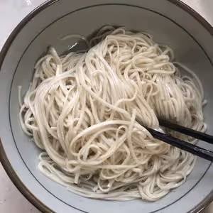 夏天一定要吃的🦐蒜香蝦仁拌面🦐好吃到舔盤