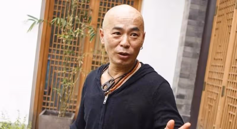 李連杰御用替身,即興一口咬掉80萬,徐克欲哭無淚:你一口咬掉了一套房!