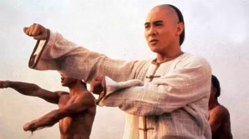 李連杰御用替身,即興一口咬掉80萬,徐克欲哭無淚:你一口咬掉了一套房!