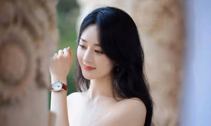 網傳趙麗穎與和頌到期不續,粉絲態度令人意外,背後原因太真實