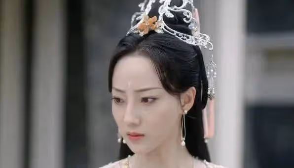 沉翔似笑非笑:顏丹該有多愛應遠?把心給他,為他墮落輪迴,太殘忍