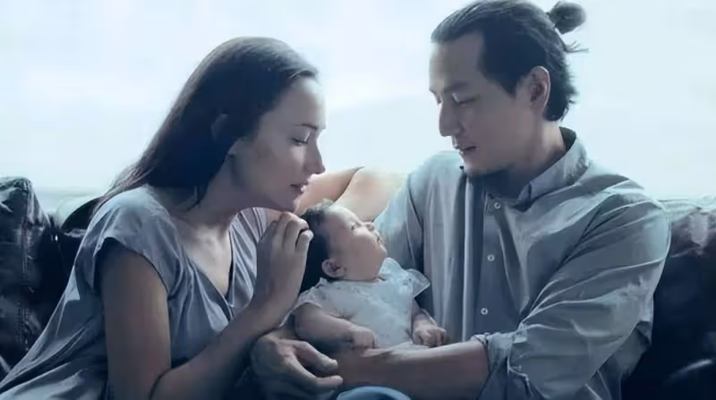 吳彥祖9歲女兒近照曝光，染紅髮打耳洞，網友：你怎麼教小孩的？