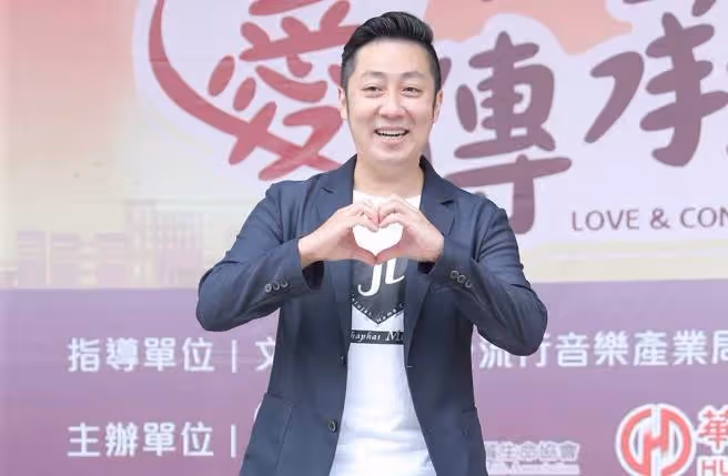 還原艾成墜樓前一夜！向王瞳喊話「想賺大錢買房子」不捨她辛苦　知情人曝：「他不是憂鬱症輕生」