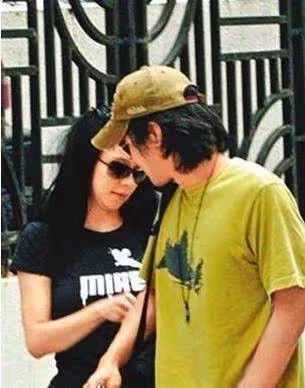 好丈夫馮德倫：愛舒淇18年不離不棄，不勉強她生孩子，把她寵成寶