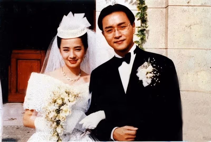 張國榮前任毛舜筠，62歲攜手三婚老公，倆女兒高顏值好似雙胞胎