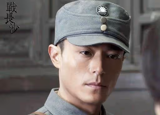 7位一眼萬年的男演員,個個帥到窒息,有人靠一個角色吃一輩子