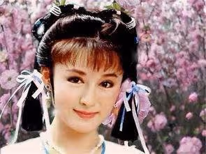 71歲美魔女潘迎紫近照曝光，身材玲瓏氣質甜美，臉部狀態卻讓人嘆息，媒評不老女神也老了，網友嗆：這才是70嵗女人的真實狀態
