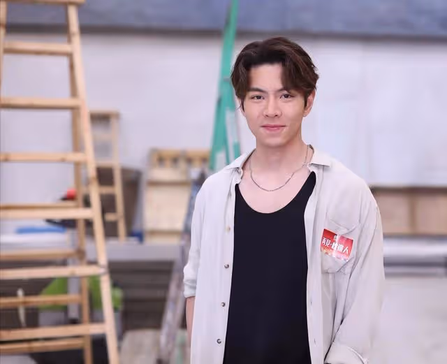 否認避見前女友缺席聚會，TVB上位小生踩墊子與視帝對戲壓力大