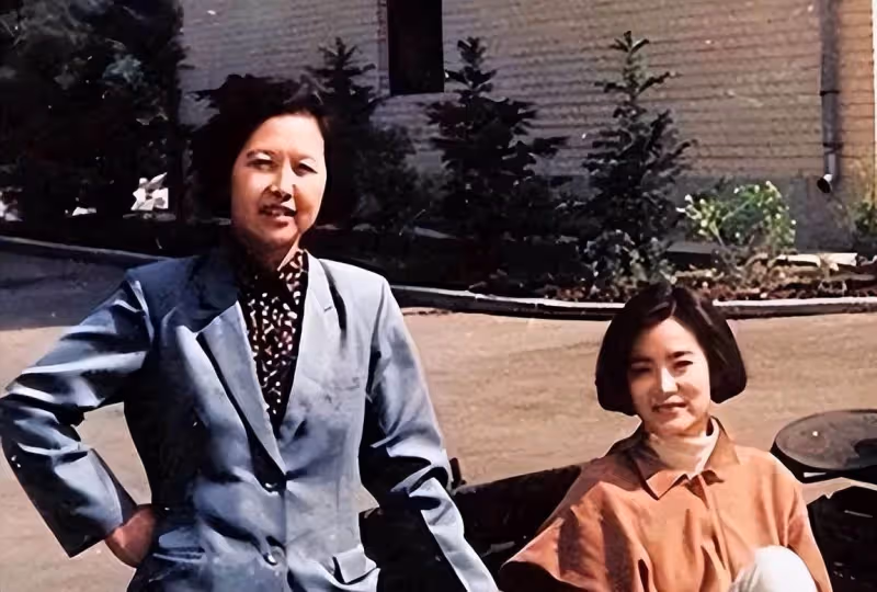 與農村親姐相認,對方一貧如洗,林青霞身家上億卻不幫襯,背後原因曝光,全網暴贊:她真的不簡單