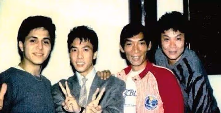 他是知名實力派演員,五個兒子個個出色,大兒子比周星馳還厲害