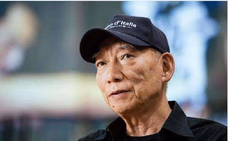 他是知名實力派演員,五個兒子個個出色,大兒子比周星馳還厲害