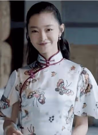 宋軼的身材有多好?看到她穿旗袍的效果,這「腰臀比」我酸了!