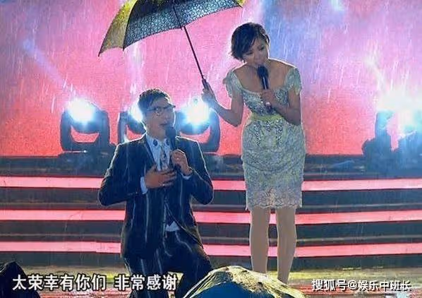 當眾「下跪」的大腕明星，第2個跪出了中華驕傲，第5個遭人唾棄