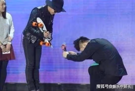 當眾「下跪」的大腕明星，第2個跪出了中華驕傲，第5個遭人唾棄
