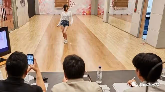 韓國經紀公司爆強迫女練習生每周發內衣照，人性使然各取所需罷了