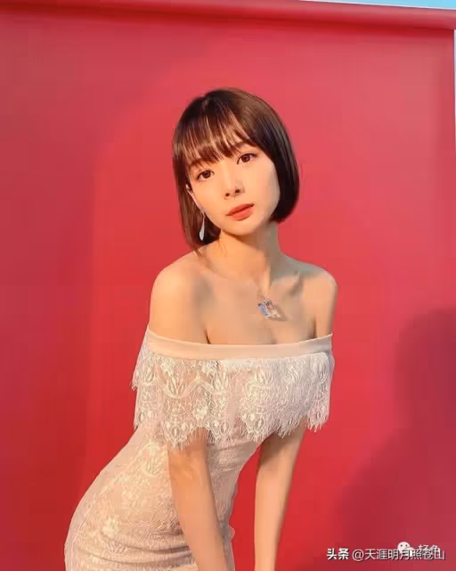 她有著深藏不露的傲人好身材