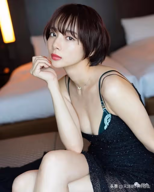 她有著深藏不露的傲人好身材
